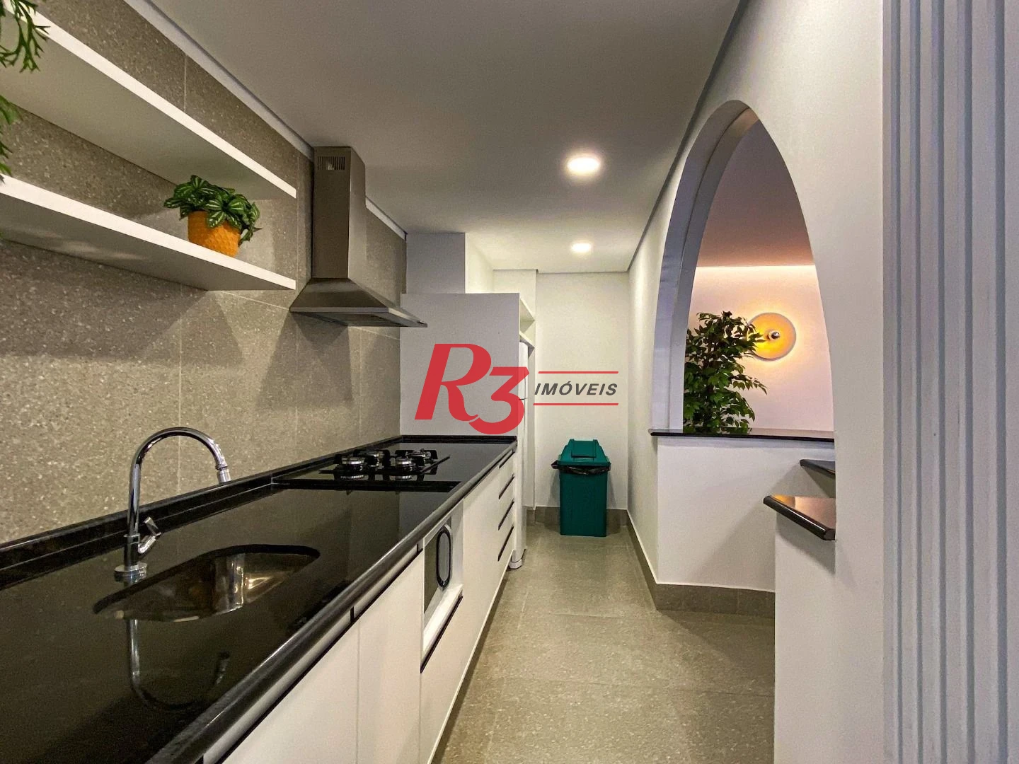 Apartamento com 2 dormitórios à venda, 75 m² por R$ 1.090.000,00 - José Menino - Santos/SP