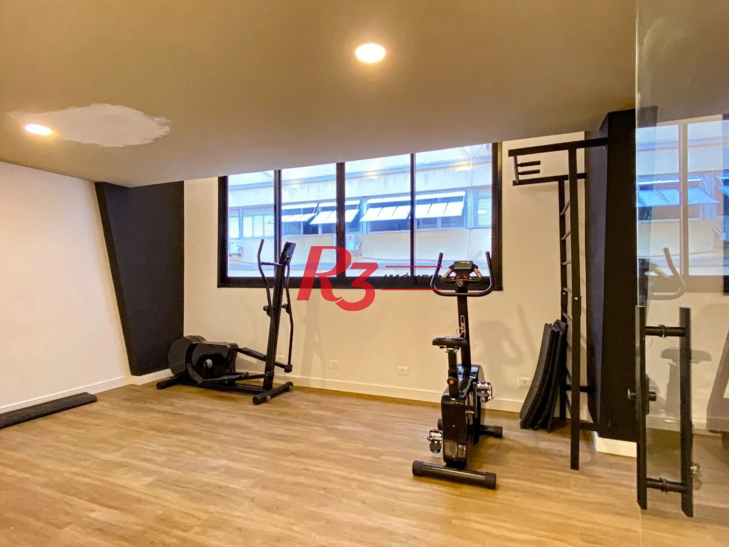 Apartamento com 2 dormitórios à venda, 75 m² por R$ 1.090.000,00 - José Menino - Santos/SP