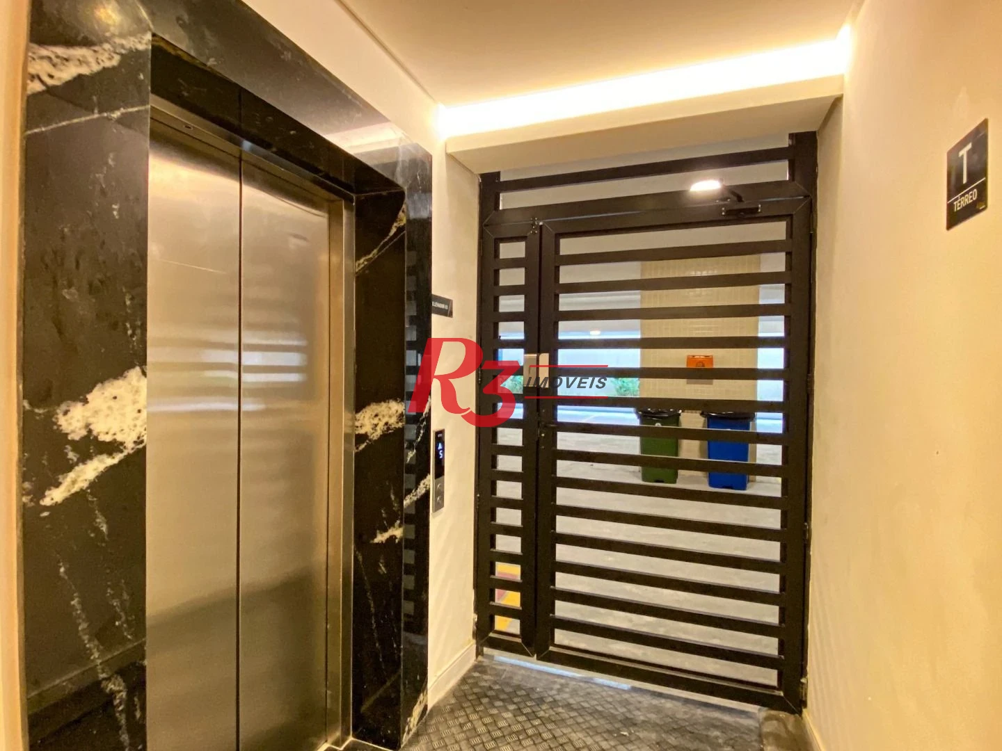 Apartamento com 2 dormitórios à venda, 75 m² por R$ 1.090.000,00 - José Menino - Santos/SP