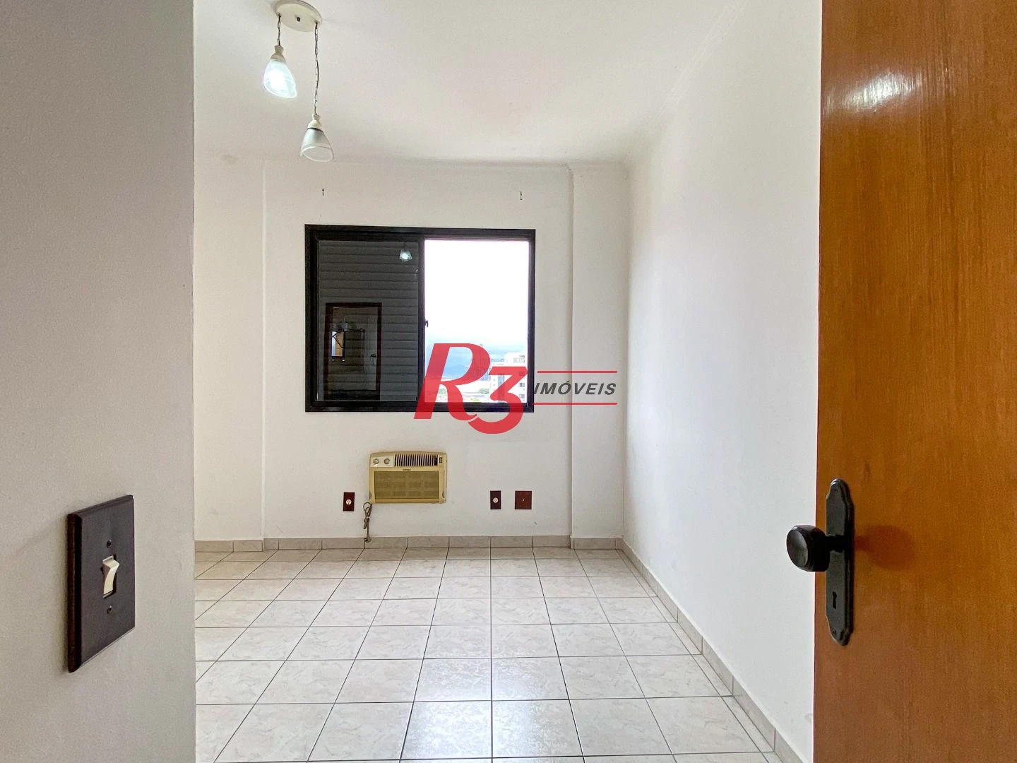 Apartamento com 2 dormitórios à venda, 111 m² por R$ 570.000,00 - Embaré - Santos/SP