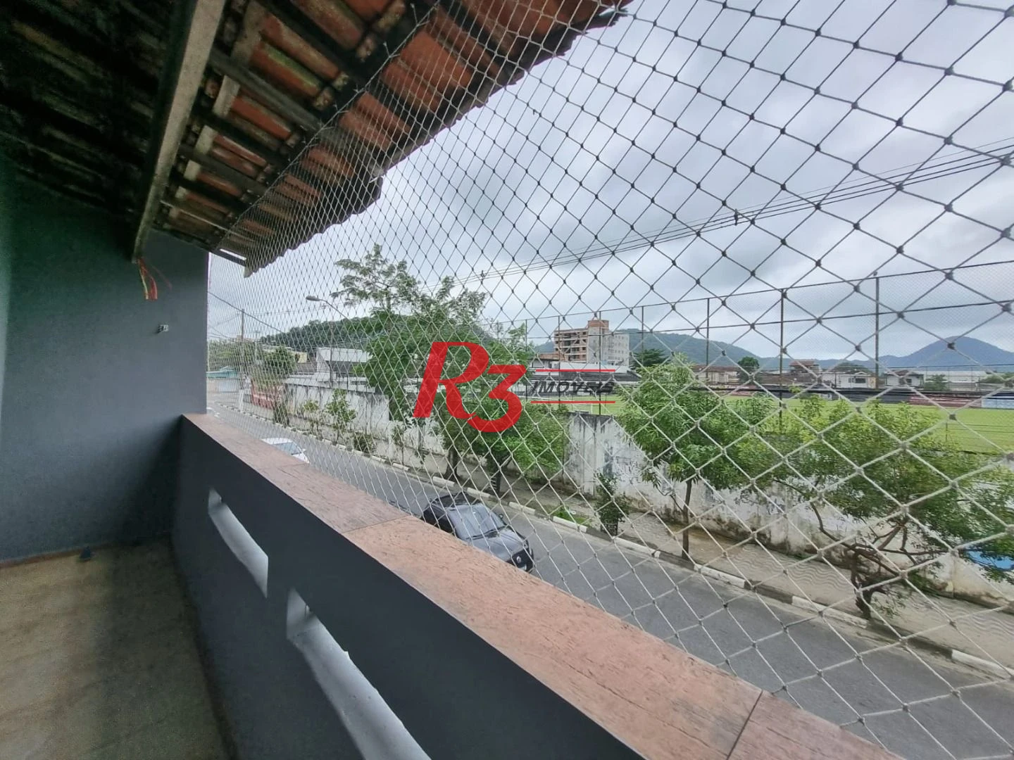 Sobrado com 3 dormitórios à venda, 120 m² por R$ 450.000,00 - Parque Bitaru - São Vicente/SP