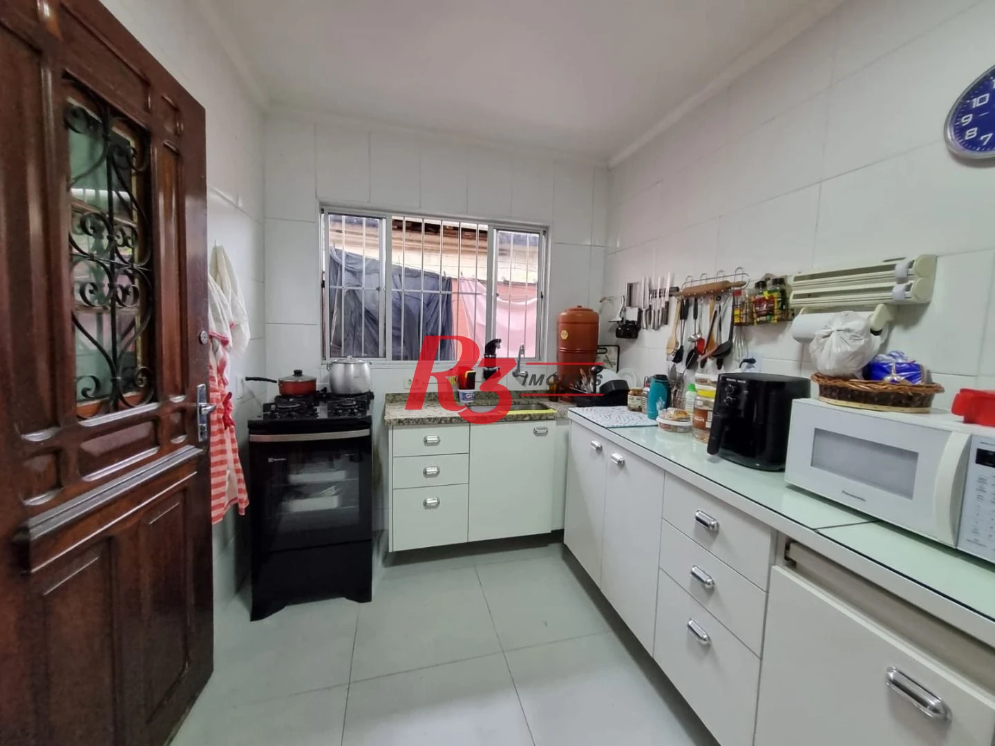 Sobrado com 3 dormitórios à venda, 120 m² por R$ 450.000,00 - Parque Bitaru - São Vicente/SP