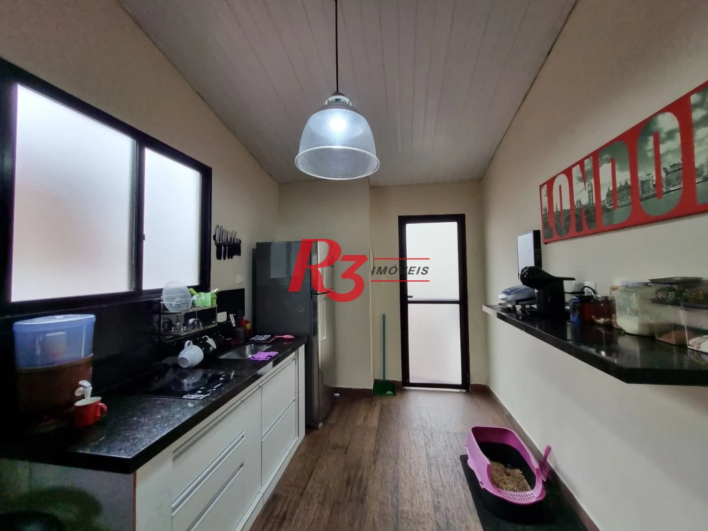 Sobrado com 3 dormitórios à venda, 120 m² por R$ 450.000,00 - Parque Bitaru - São Vicente/SP