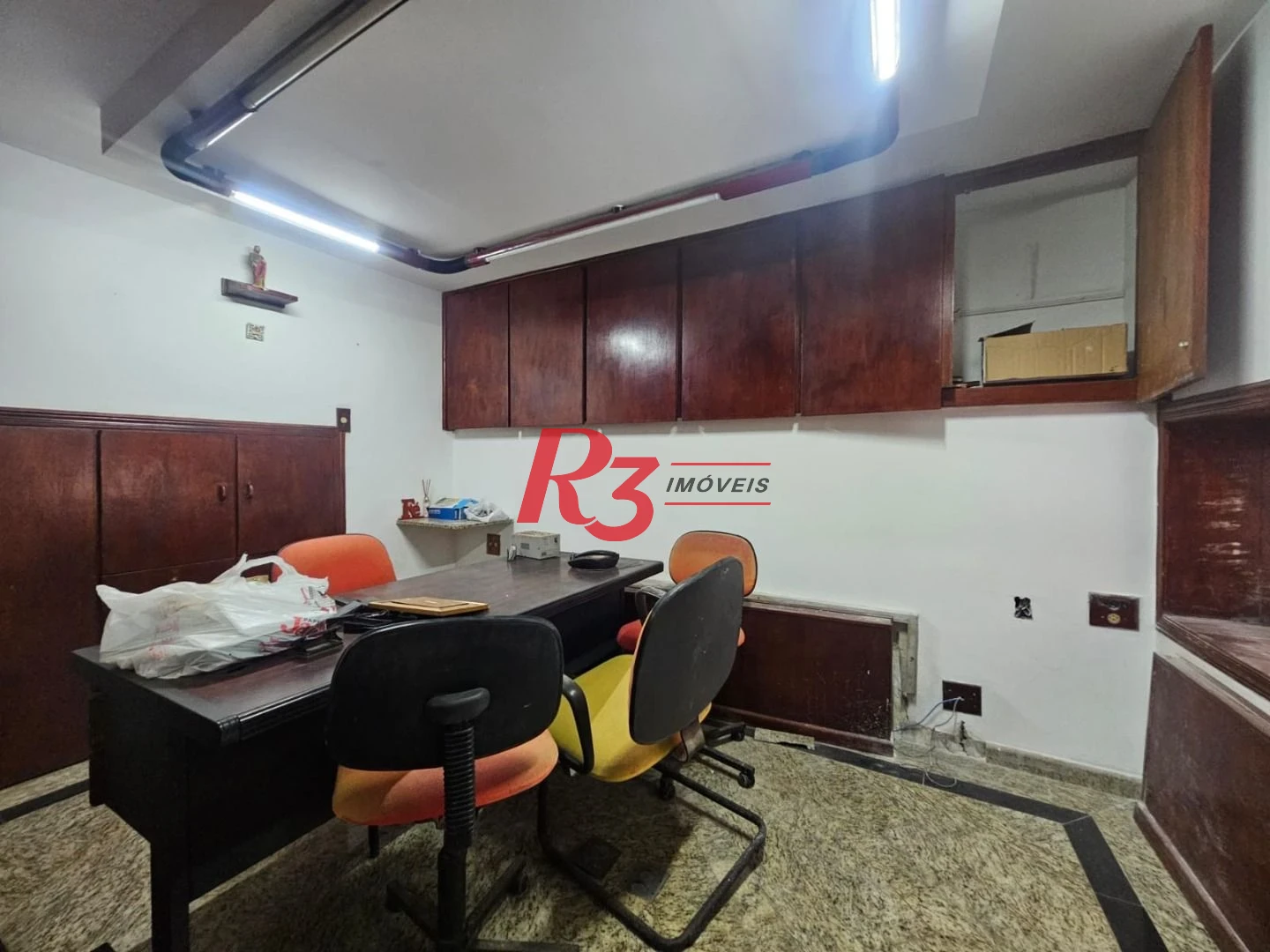 Loja Mezanino á venda frente Mar com 120m² Bairro Gonzaga