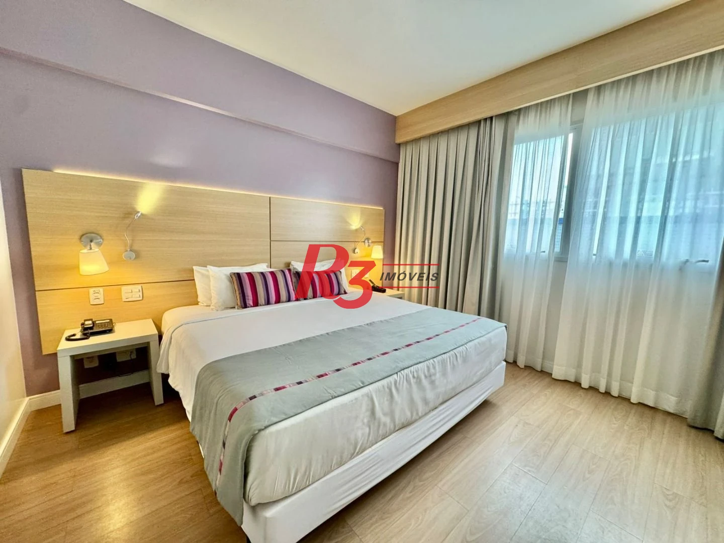Apartamento com 1 dormitório à venda, 25 m², na quadra da praia, por R$ 390.000 - Gonzaga - Santos/SP