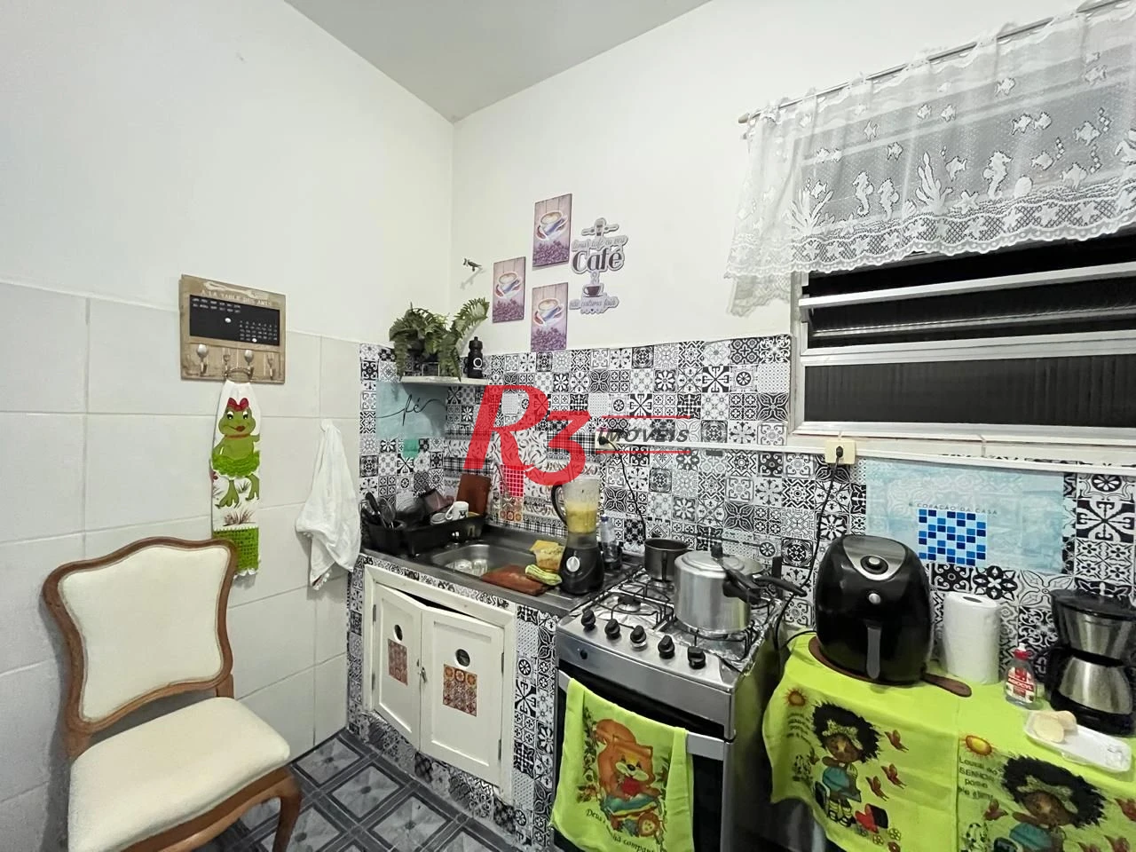 Apartamento com 3 dormitórios à venda, 93 m² por R$ 420.000,00 - Pompéia - Santos/SP