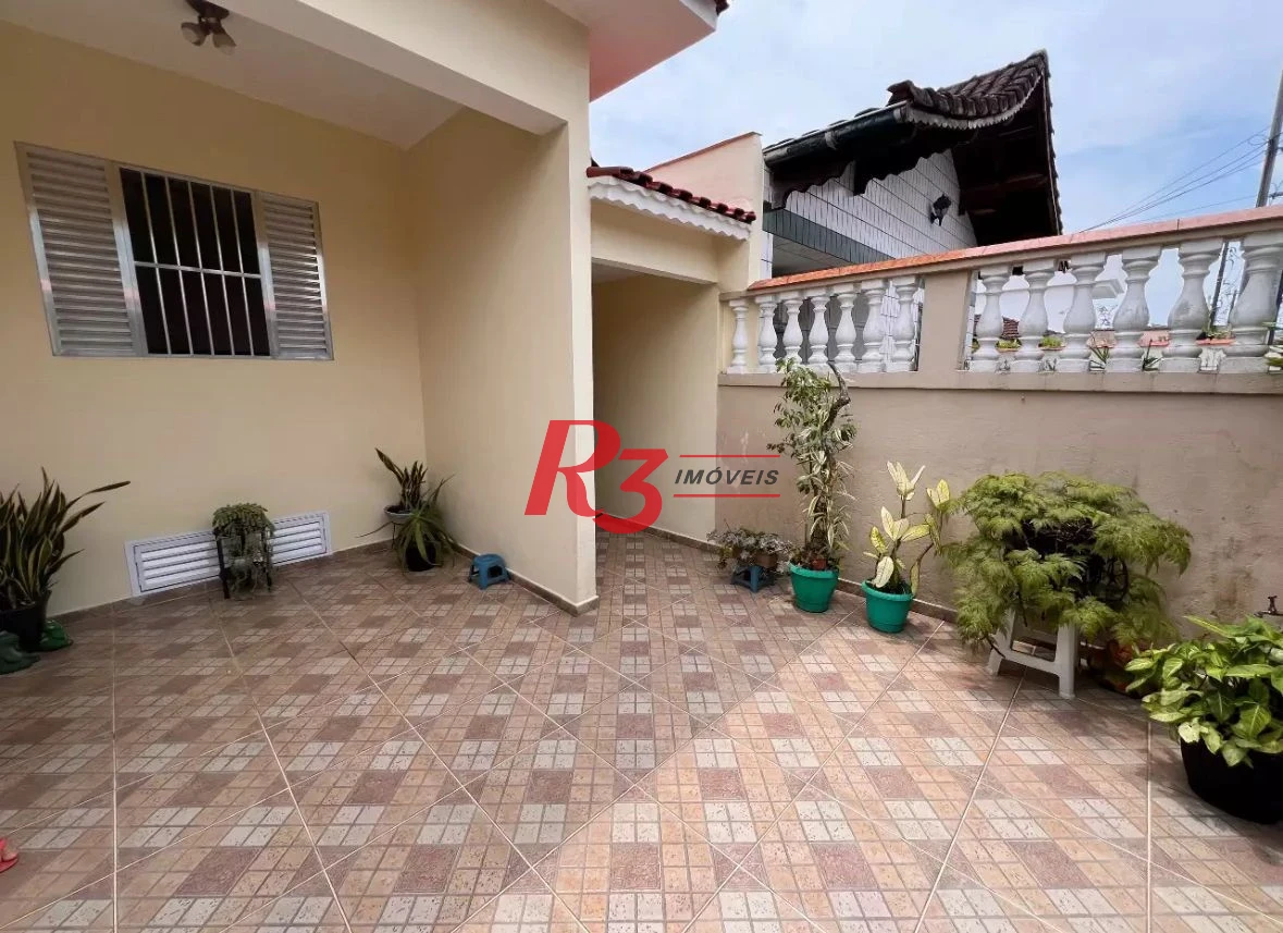 Casa com 2 dormitórios à venda, 115 m² por R$ 420.000,00 - Vila São Jorge - São Vicente/SP