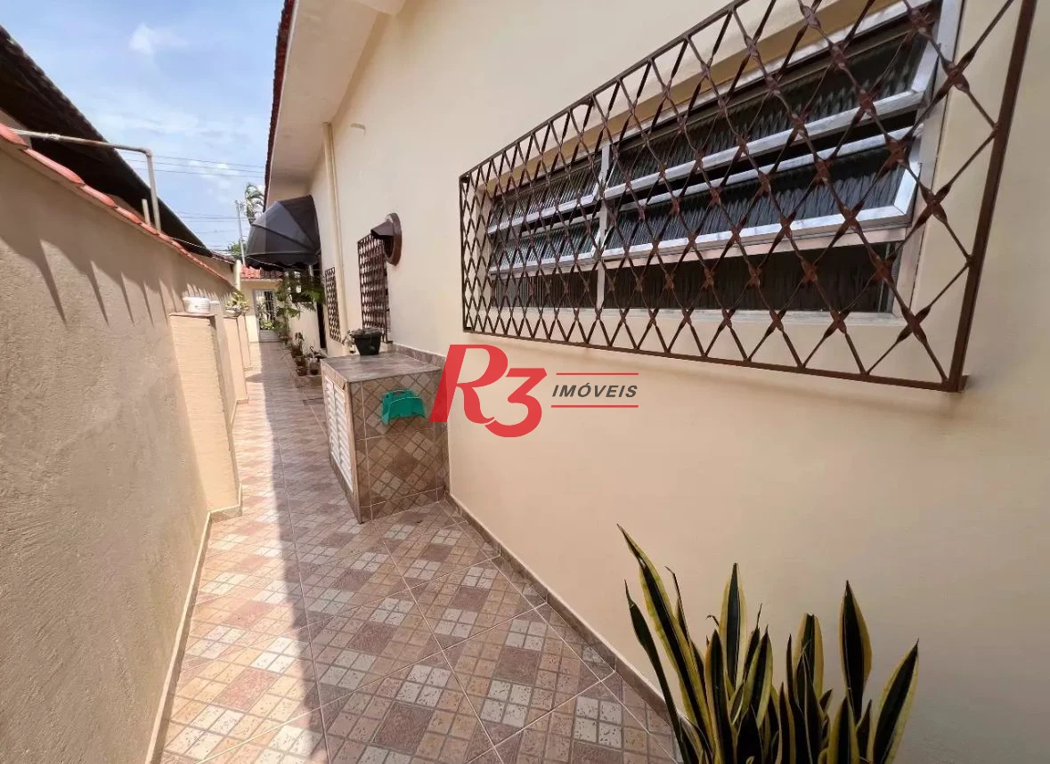 Casa com 2 dormitórios à venda, 115 m² por R$ 420.000,00 - Vila São Jorge - São Vicente/SP