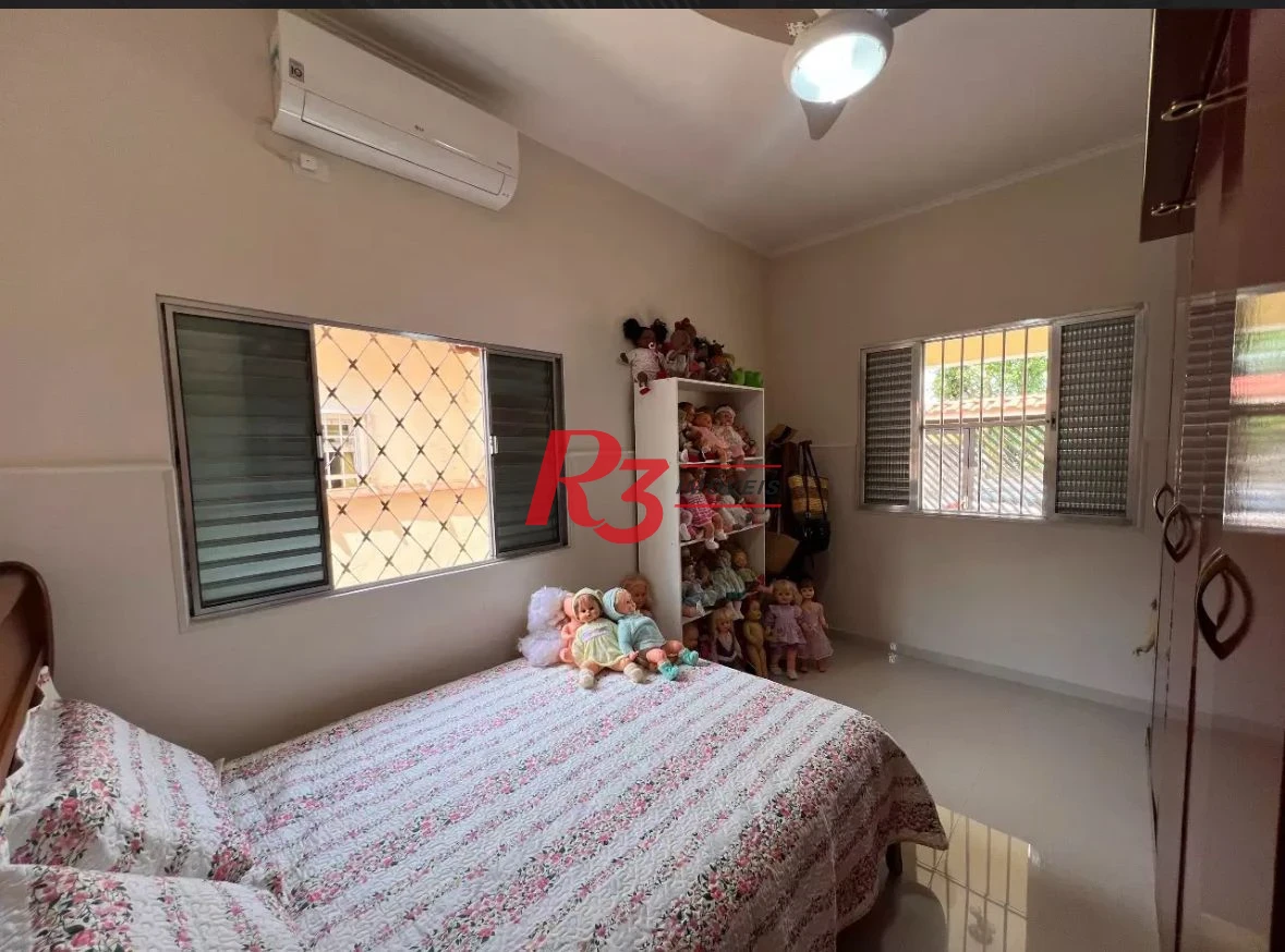 Casa com 2 dormitórios à venda, 115 m² por R$ 420.000,00 - Vila São Jorge - São Vicente/SP