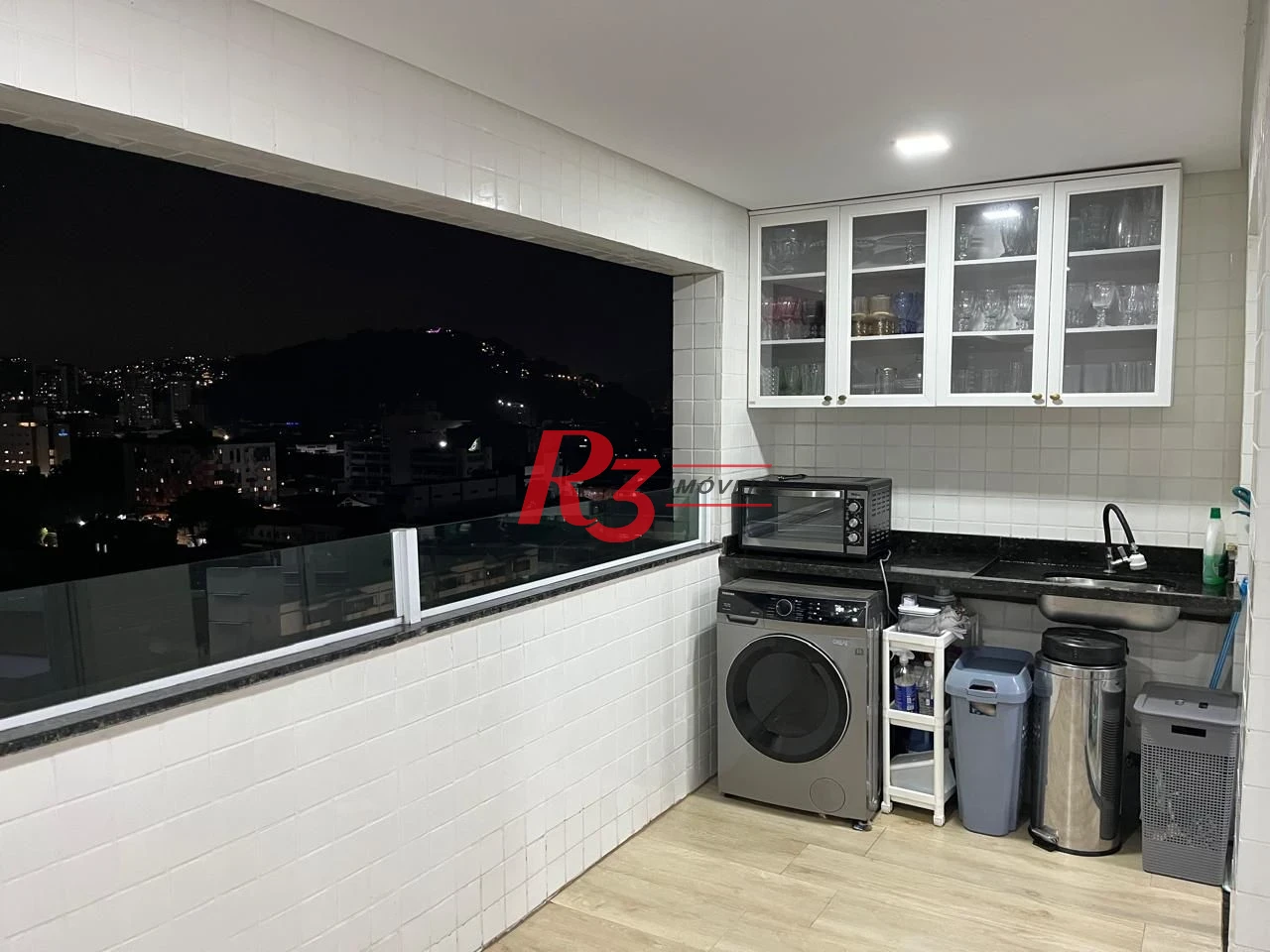 Apartamento com 2 dormitórios à venda, 52 m² por R$ 595.000,00 - Macuco - Santos/SP