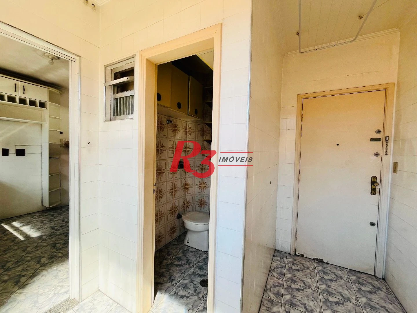Apartamento com 2 dormitórios à venda, 62 m² por R$ 375.000,00 - Embaré - Santos/SP