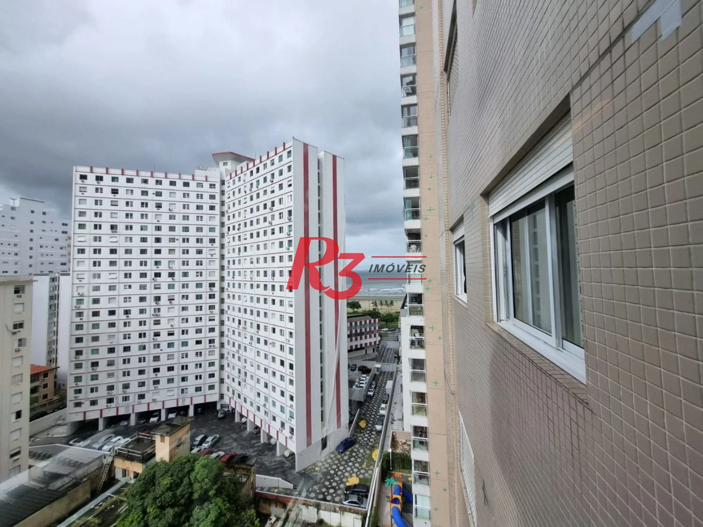 Excelente apartamento para locação mobiliado e decorado, 2 vagas,  em Santos, na quadra da praia, com 3 quartos, sacada gourmet e lazer completo!!