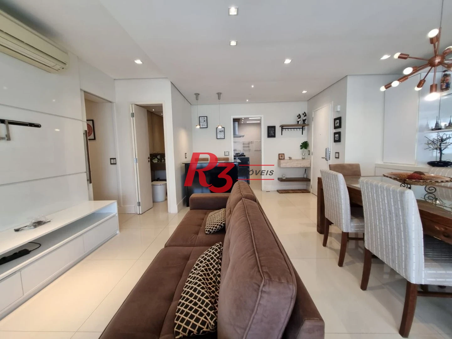 Excelente apartamento para locação mobiliado e decorado, 2 vagas,  em Santos, na quadra da praia, com 3 quartos, sacada gourmet e lazer completo!!