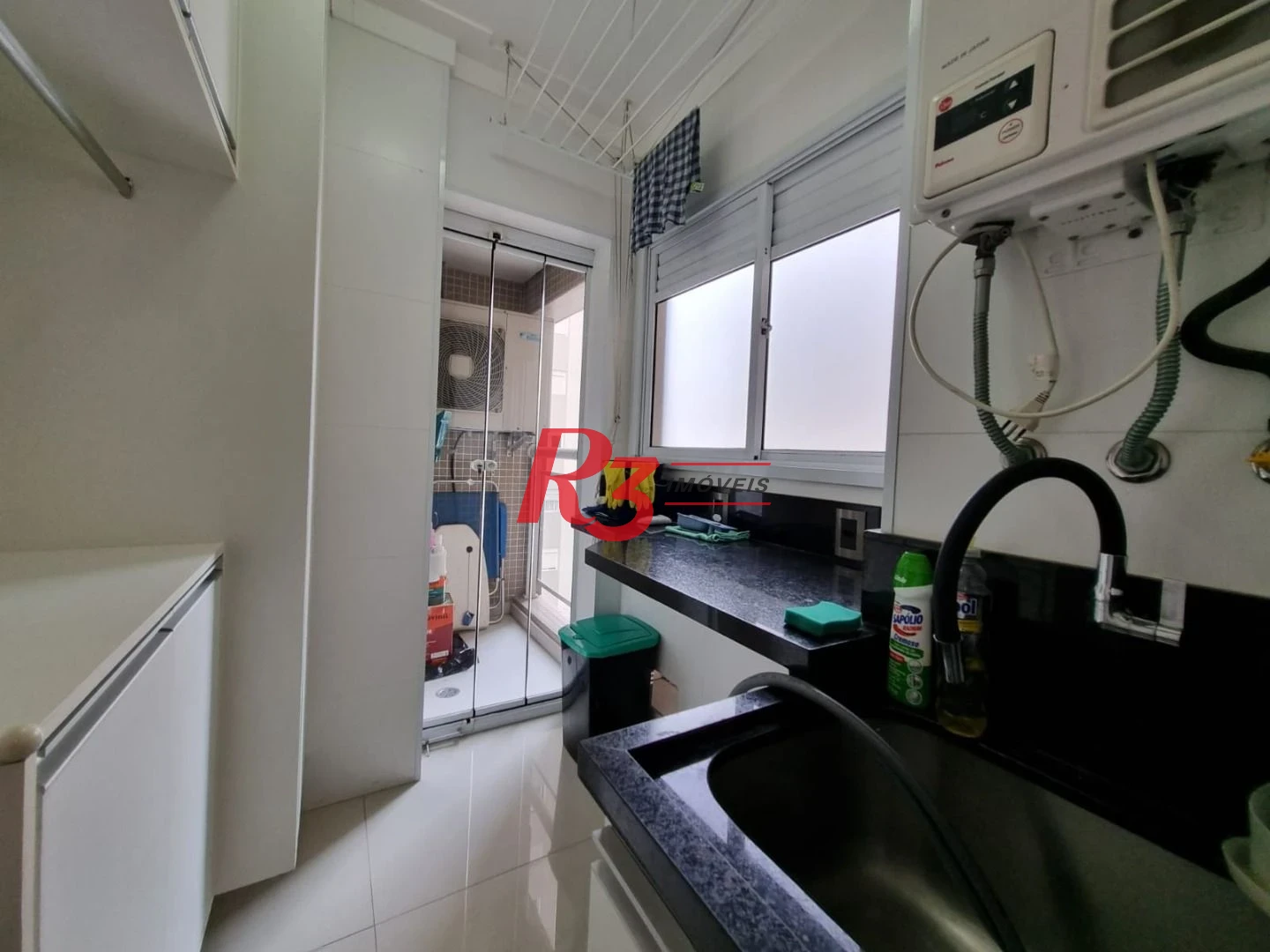 Excelente apartamento para locação mobiliado e decorado, 2 vagas,  em Santos, na quadra da praia, com 3 quartos, sacada gourmet e lazer completo!!