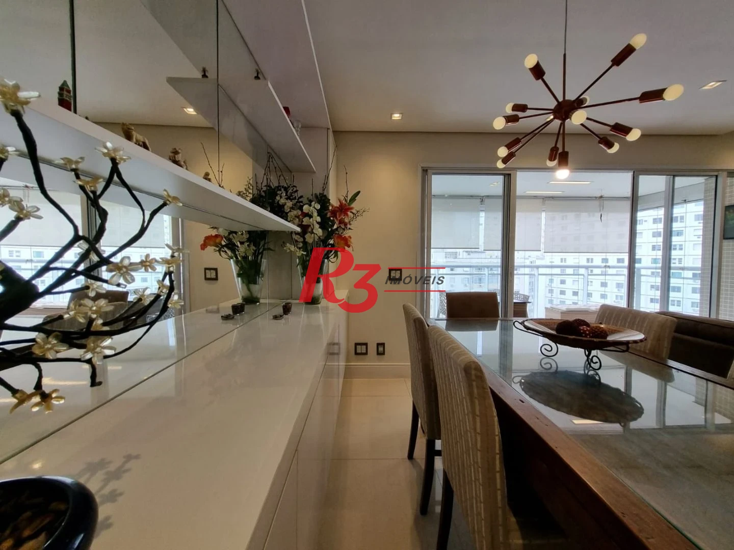 Excelente apartamento para locação mobiliado e decorado, 2 vagas,  em Santos, na quadra da praia, com 3 quartos, sacada gourmet e lazer completo!!