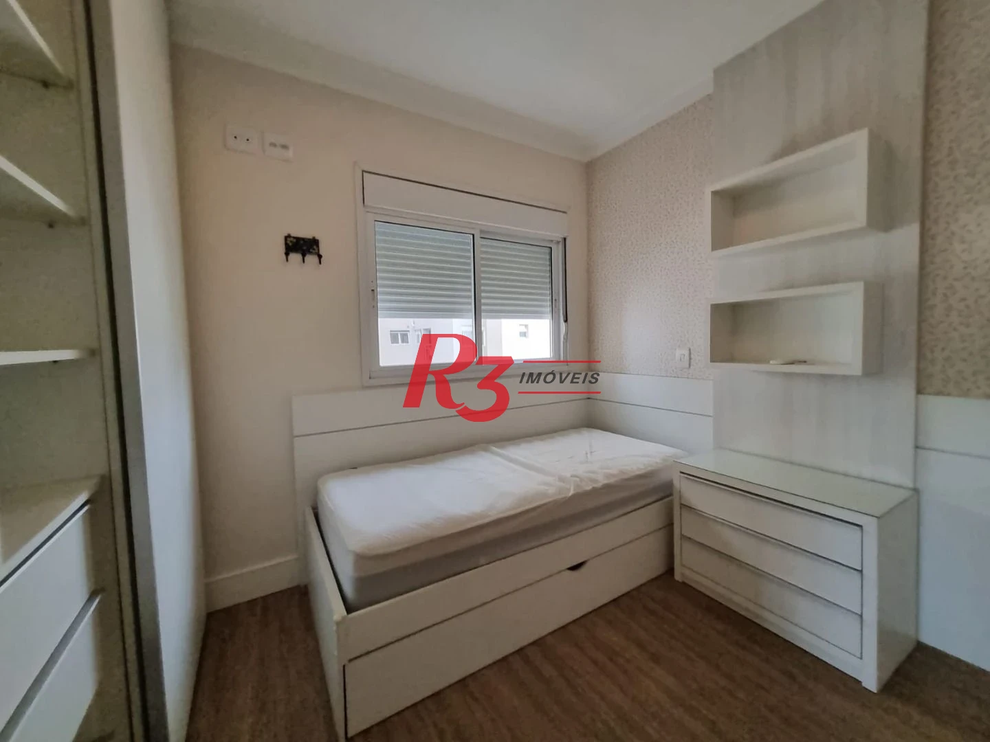 Excelente apartamento para locação mobiliado e decorado, 2 vagas,  em Santos, na quadra da praia, com 3 quartos, sacada gourmet e lazer completo!!