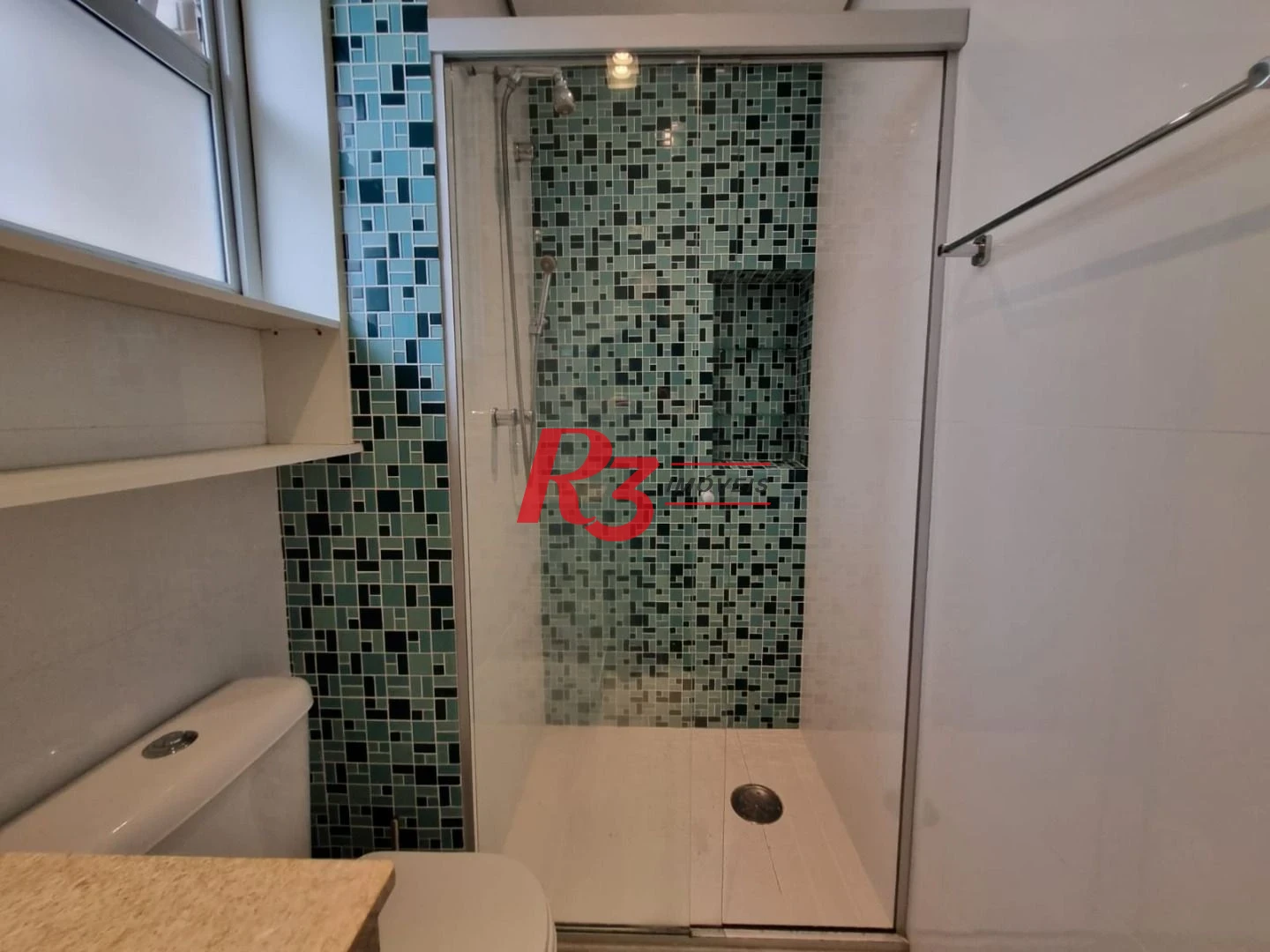 Excelente apartamento para locação mobiliado e decorado, 2 vagas,  em Santos, na quadra da praia, com 3 quartos, sacada gourmet e lazer completo!!