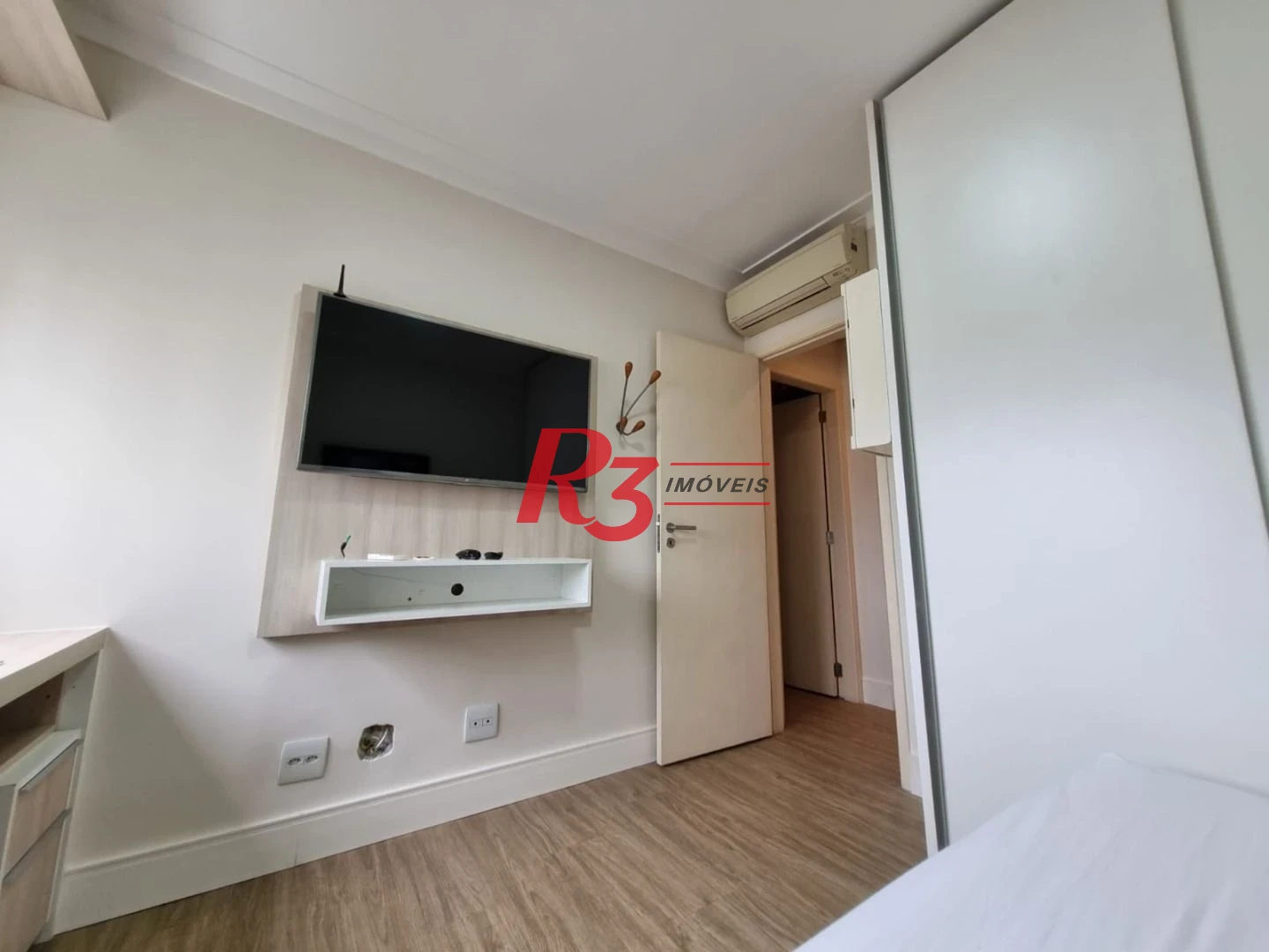 Excelente apartamento para locação mobiliado e decorado, 2 vagas,  em Santos, na quadra da praia, com 3 quartos, sacada gourmet e lazer completo!!