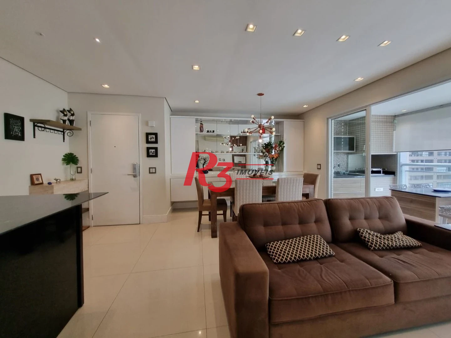 Excelente apartamento para locação mobiliado e decorado, 2 vagas,  em Santos, na quadra da praia, com 3 quartos, sacada gourmet e lazer completo!!