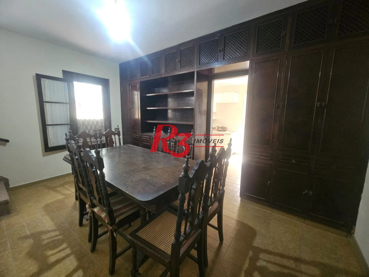 Sobrado á venda ou Alugar em Santos boqueirão 4 dormitórios 2 suítes