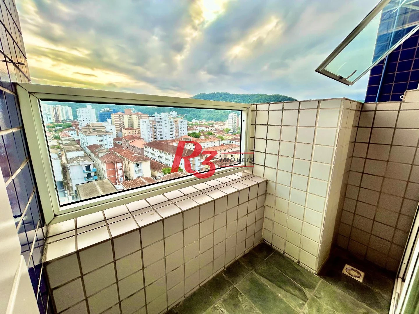 Cobertura com 3 dormitórios à venda, 137 m² por R$ 1.100.000,00 - Campo Grande - Santos/SP