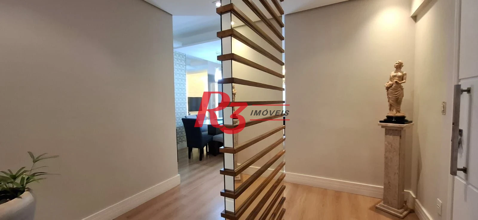 Apartamento com 2 dormitórios à venda, 104 m² por R$ 690.000,00 - Marapé - Santos/SP