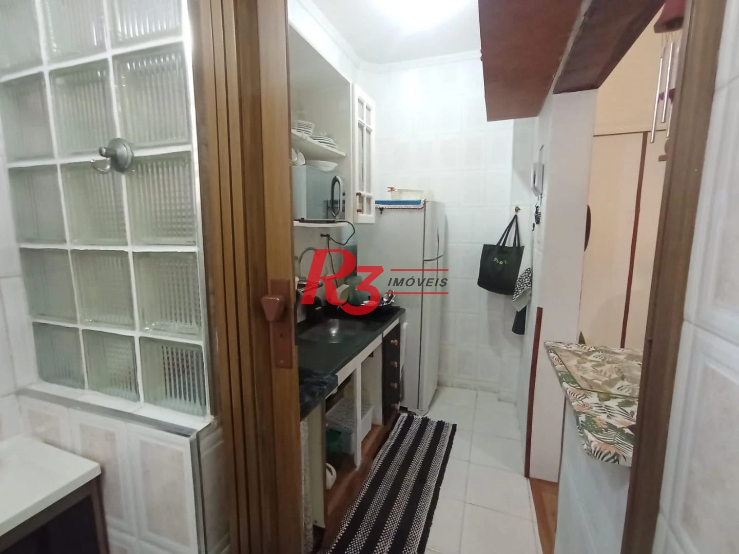 Kitnet com 1 dormitório à venda, 32 m² por R$ 290.000,00 - Ponta da Praia - Santos/SP