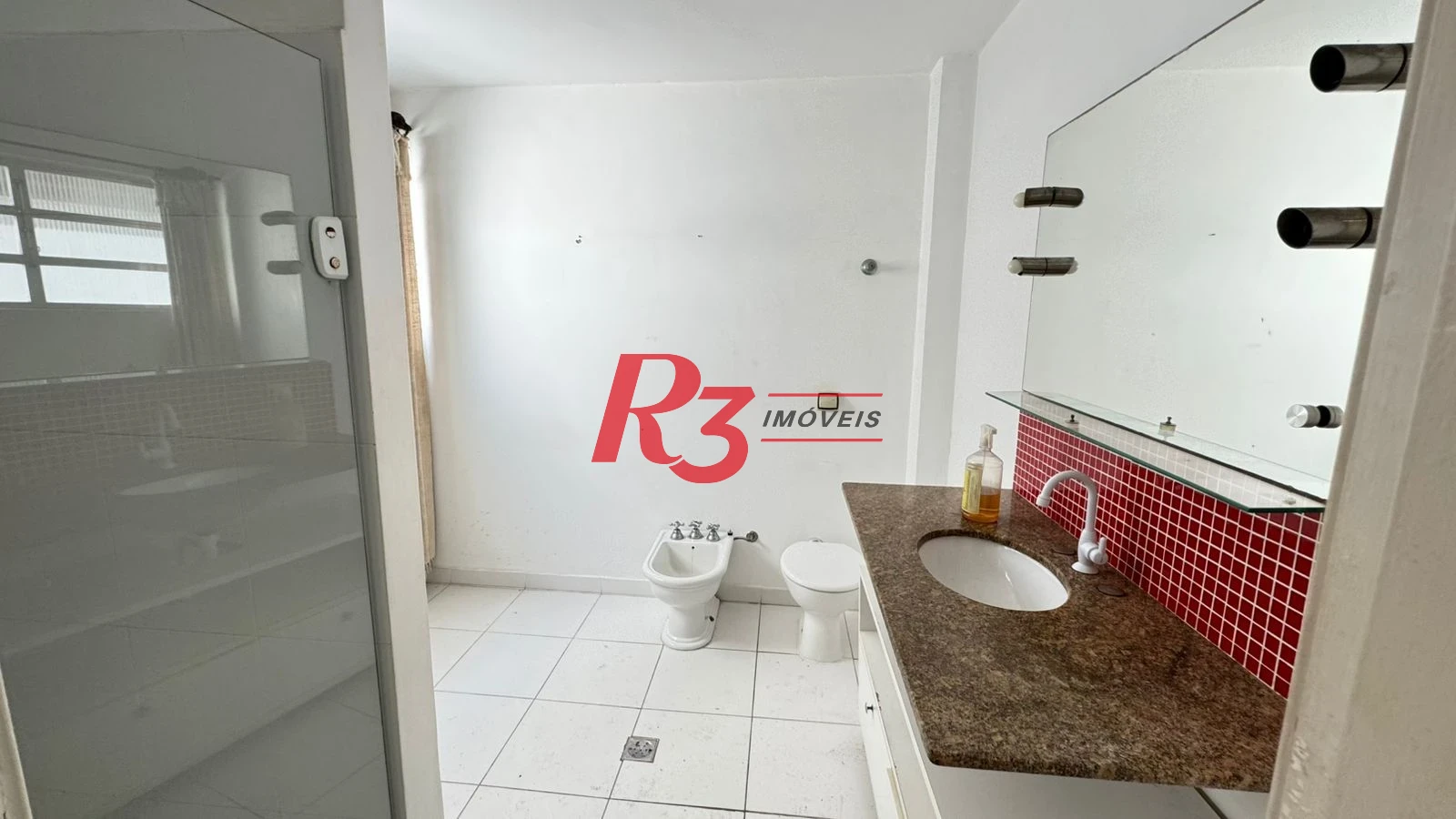 Apartamento com 3 dormitórios para alugar, 140 m² por R$ 5.094,07/mês - Gonzaga - Santos/SP