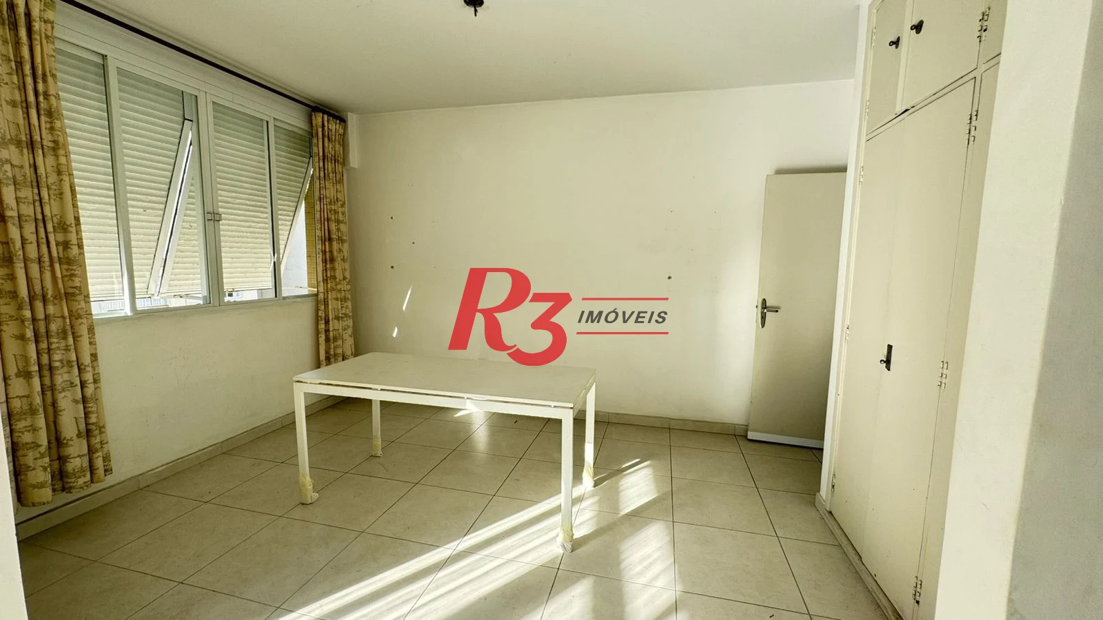 Apartamento com 3 dormitórios para alugar, 140 m² por R$ 5.094,07/mês - Gonzaga - Santos/SP