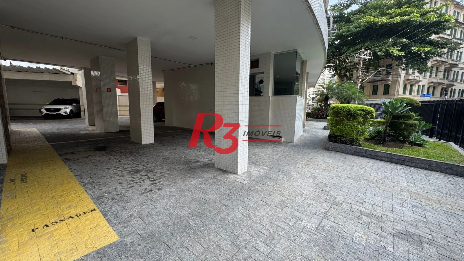 Apartamento com 3 dormitórios para alugar, 140 m² por R$ 5.094,07/mês - Gonzaga - Santos/SP