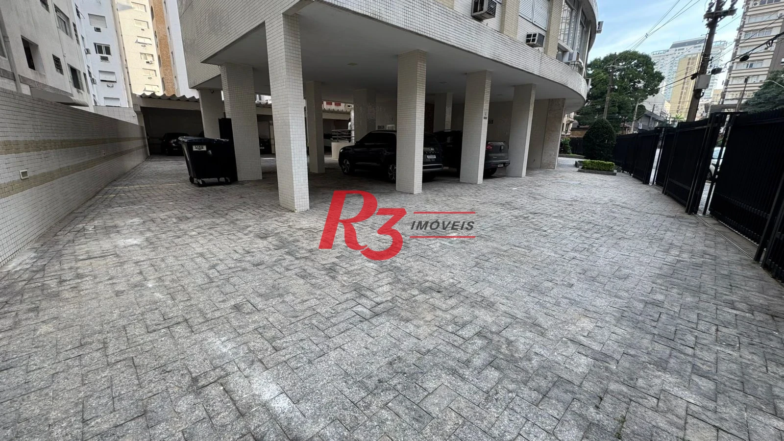 Apartamento com 3 dormitórios para alugar, 140 m² por R$ 5.094,07/mês - Gonzaga - Santos/SP