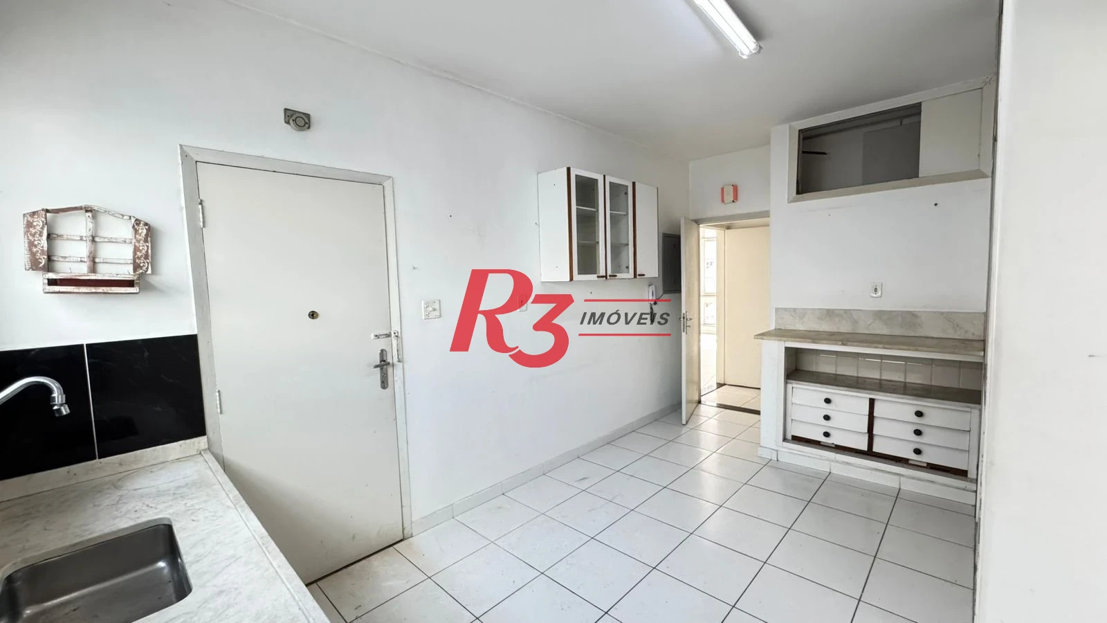 Apartamento com 3 dormitórios para alugar, 140 m² por R$ 5.094,07/mês - Gonzaga - Santos/SP