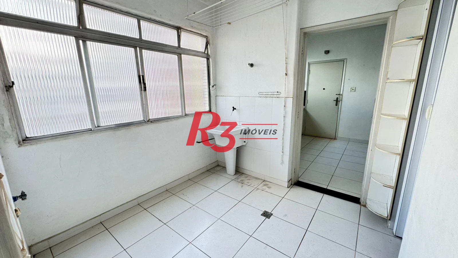 Apartamento com 3 dormitórios para alugar, 140 m² por R$ 5.094,07/mês - Gonzaga - Santos/SP
