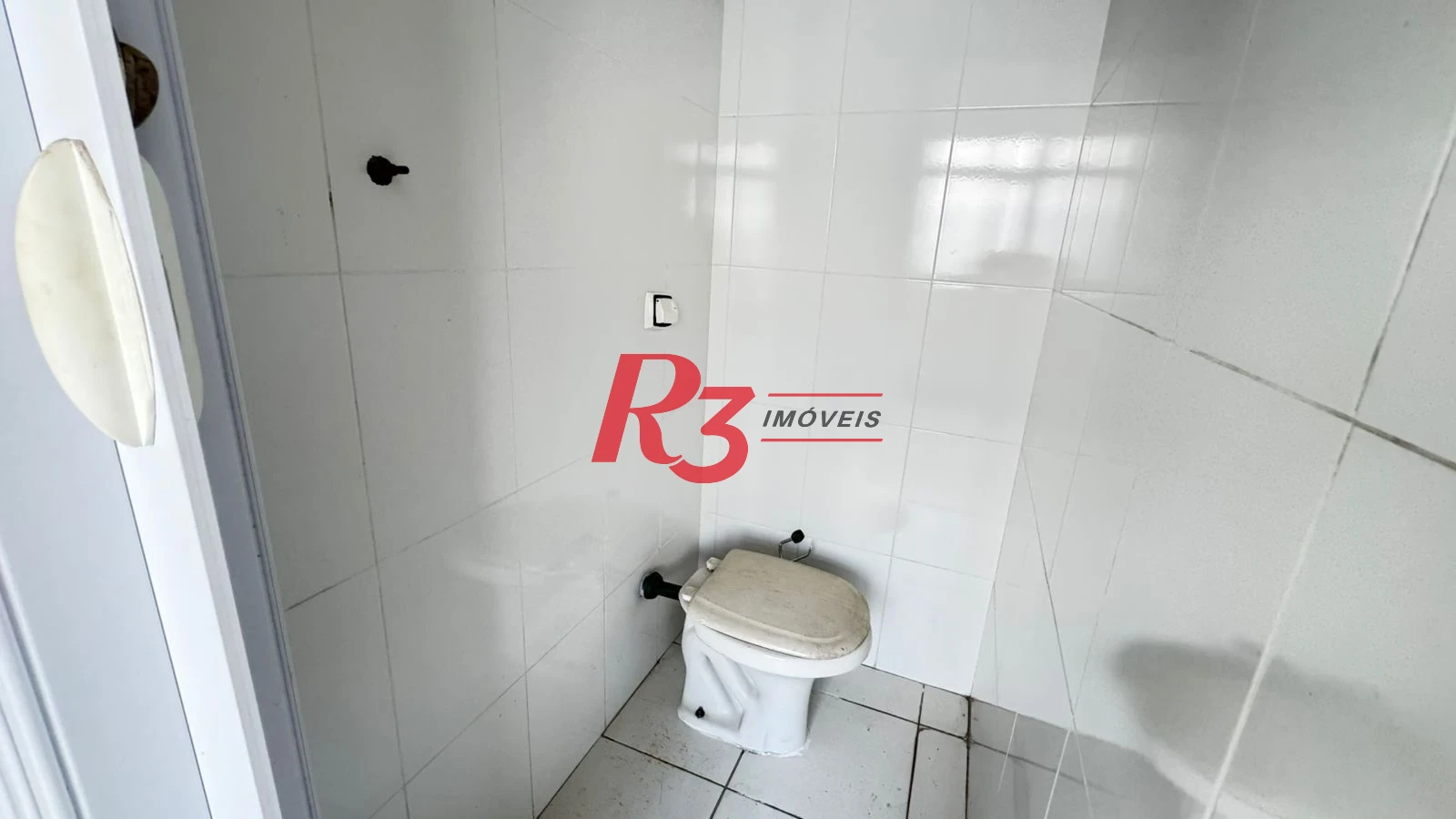 Apartamento com 3 dormitórios para alugar, 140 m² por R$ 5.094,07/mês - Gonzaga - Santos/SP