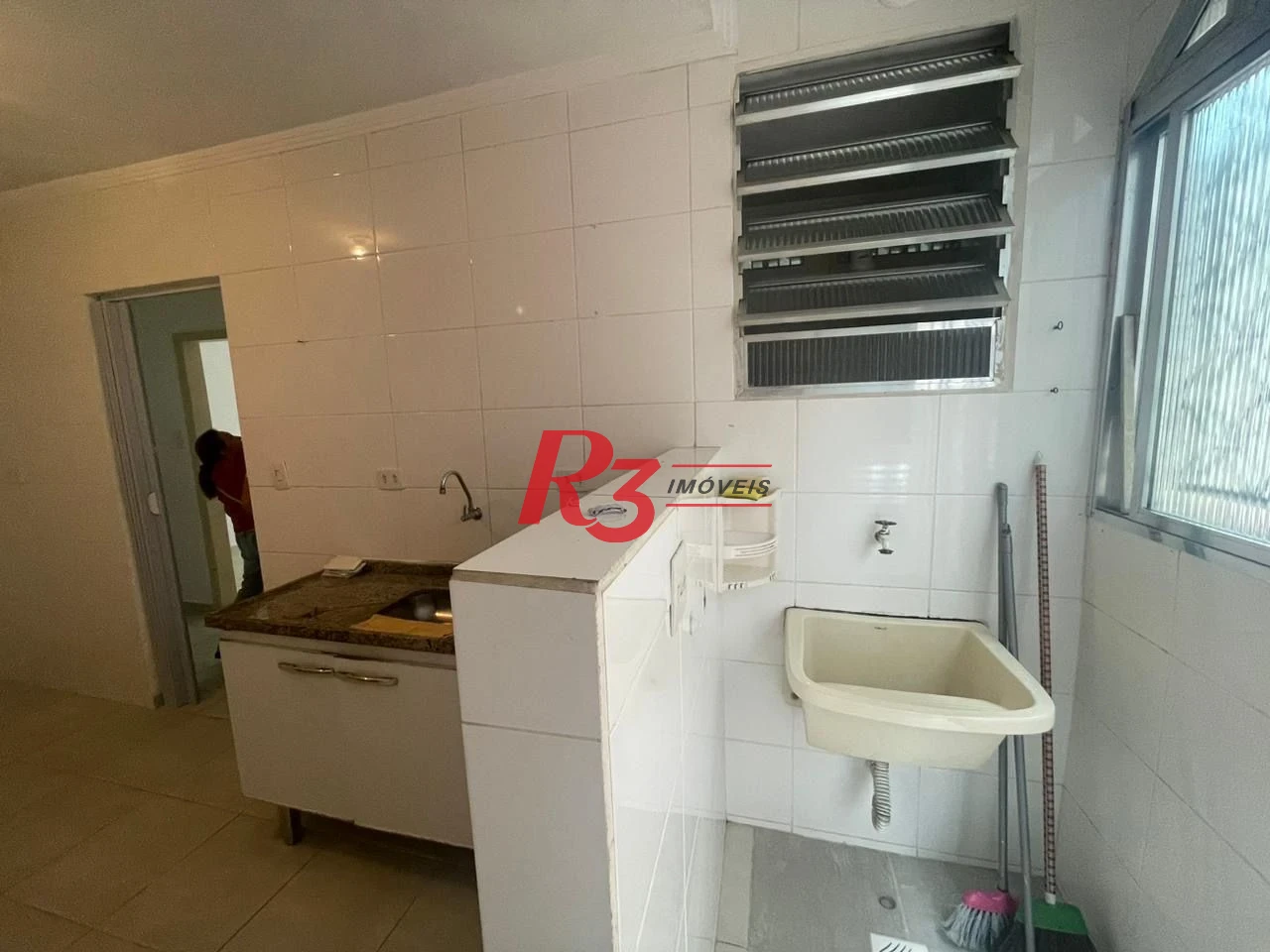 Apartamento com 2 dormitórios para alugar, 90 m² por R$ 2.600,00/mês - Encruzilhada - Santos/SP