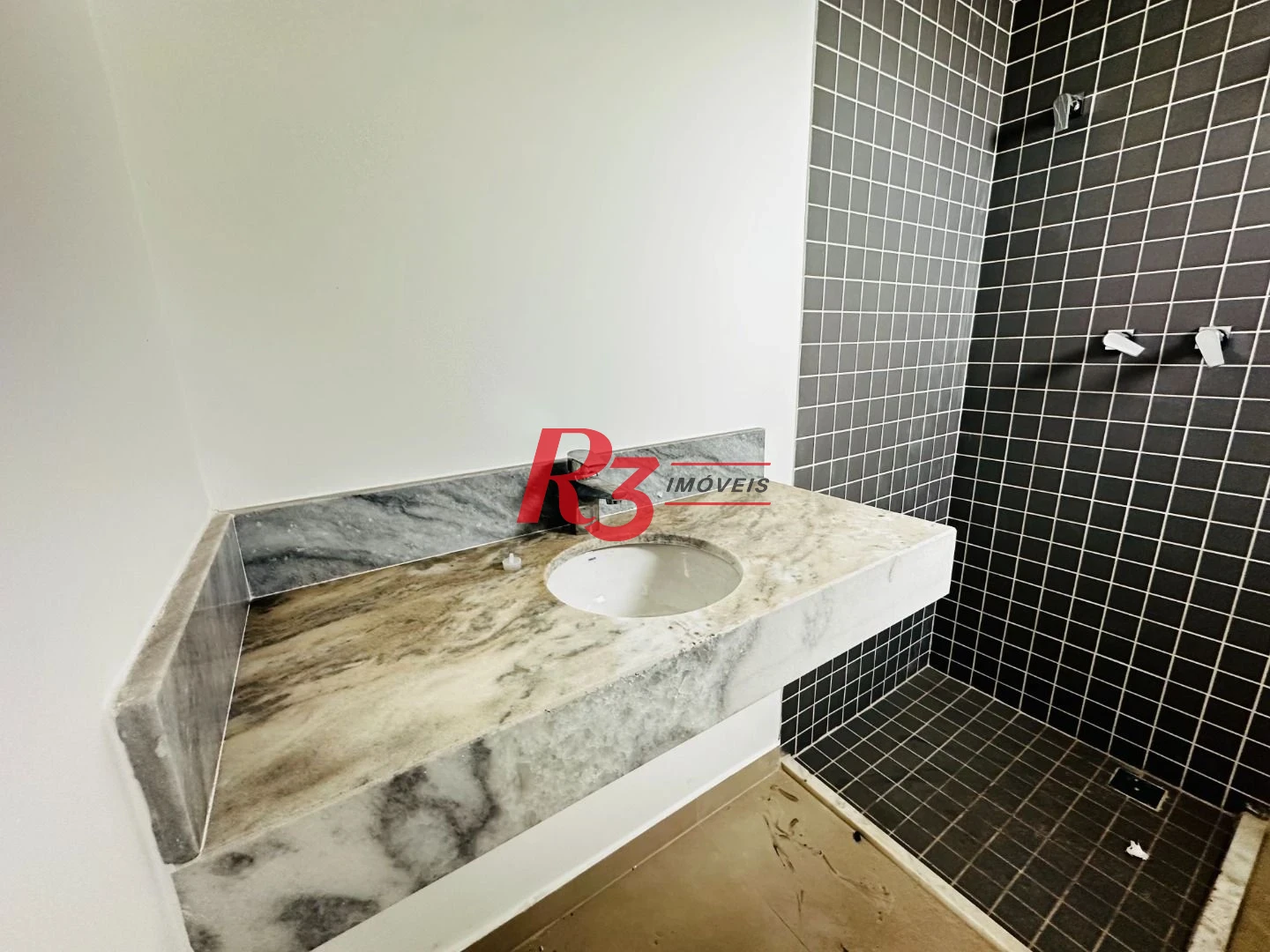 Apartamento com 1 dormitório à venda, 60 m² por R$ 770.000,00 - Boqueirão - Santos/SP