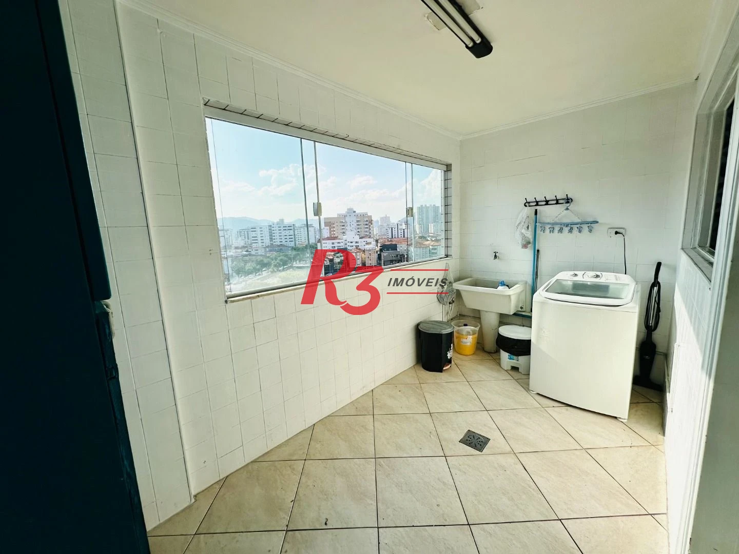 Apartamento com 3 dormitórios à venda, 175 m² por R$ 950.000,00 - Gonzaga - Santos/SP