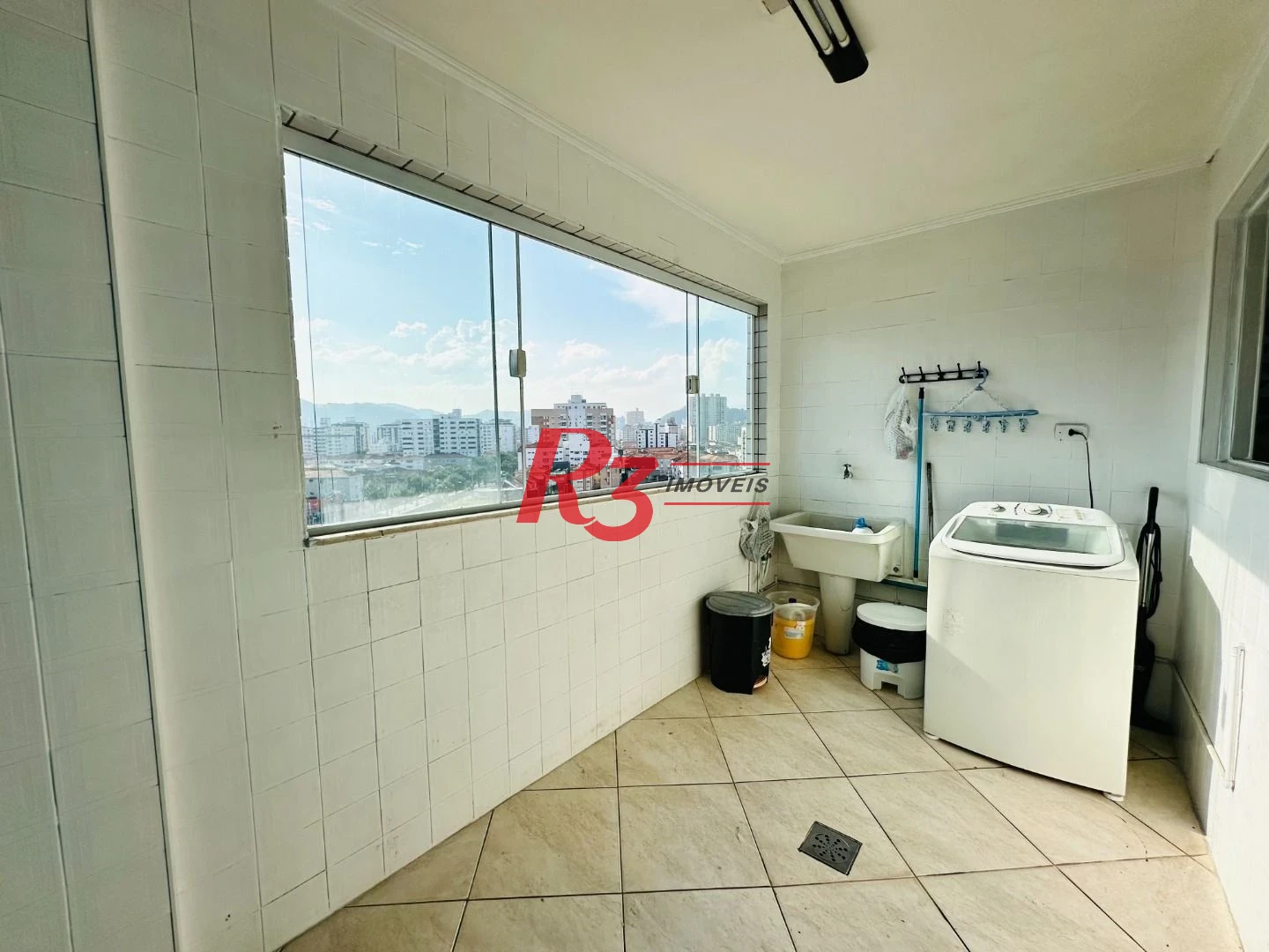 Apartamento com 3 dormitórios à venda, 175 m² por R$ 950.000,00 - Gonzaga - Santos/SP