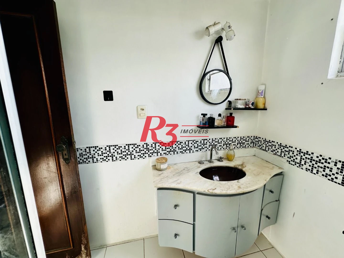 Apartamento com 3 dormitórios à venda, 175 m² por R$ 950.000,00 - Gonzaga - Santos/SP
