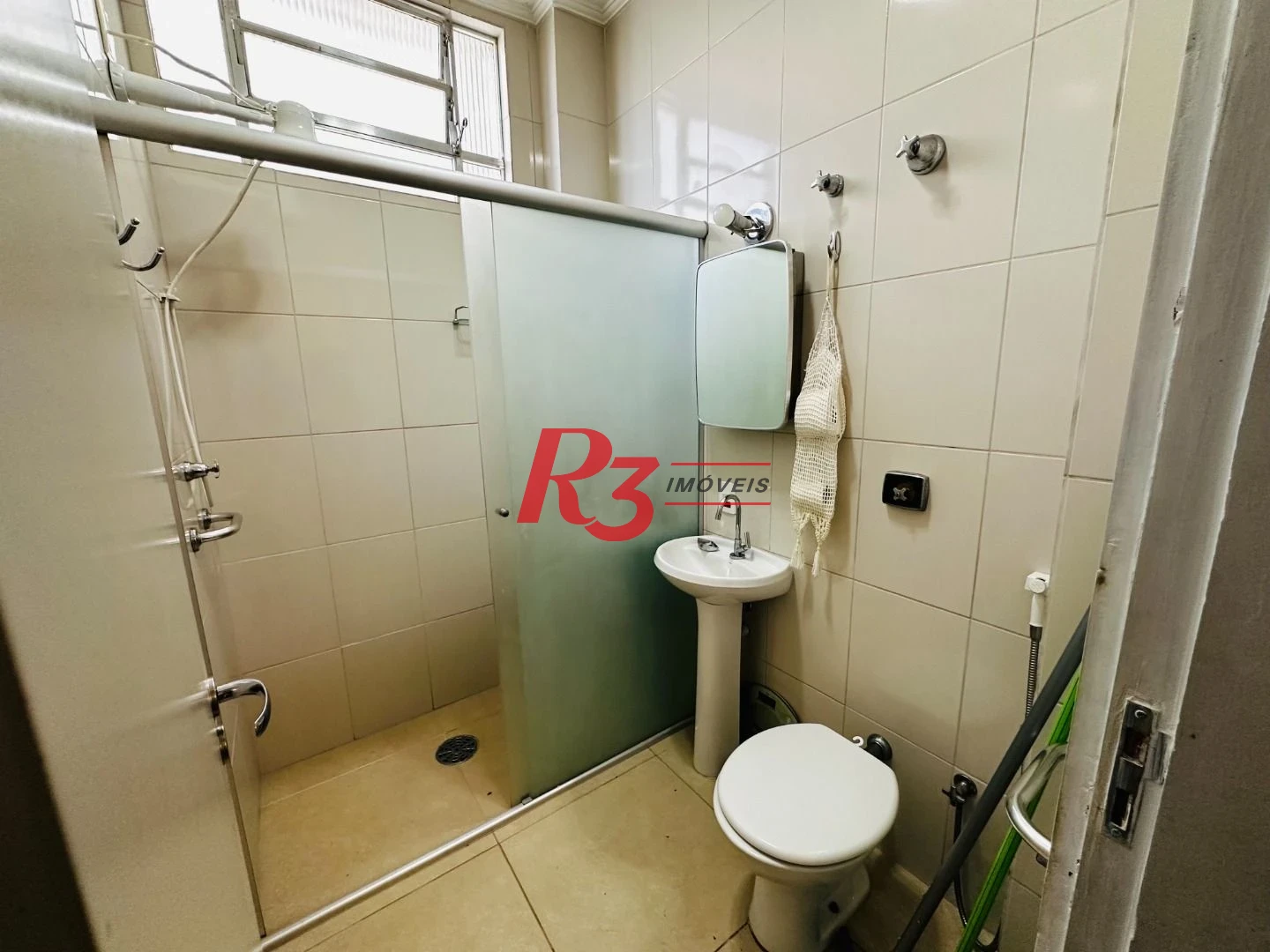 Apartamento com 2 dormitórios para alugar, 65 m² por R$ 3.000,02/mês - Boqueirão - Santos/SP