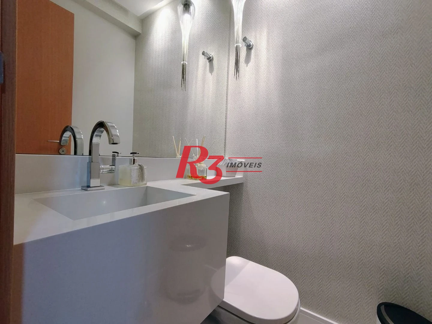 Apartamento com 3 dormitórios para alugar, 104 m² por R$ 14.500,00/mês - Gonzaga - Santos/SP