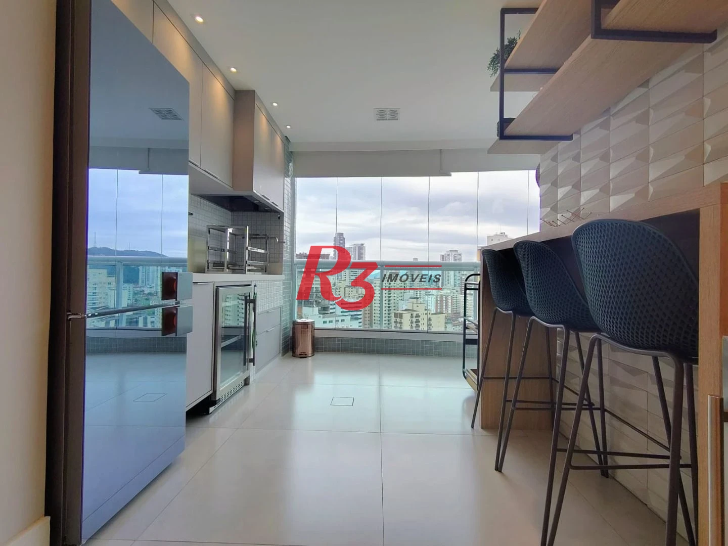 Apartamento com 3 dormitórios para alugar, 104 m² por R$ 14.500,00/mês - Gonzaga - Santos/SP
