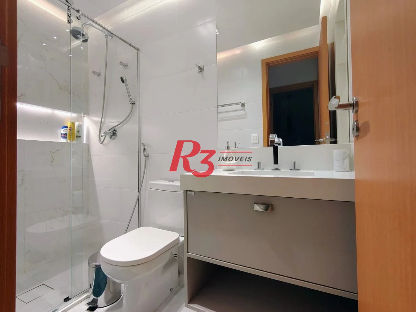 Apartamento com 3 dormitórios para alugar, 104 m² por R$ 14.500,00/mês - Gonzaga - Santos/SP