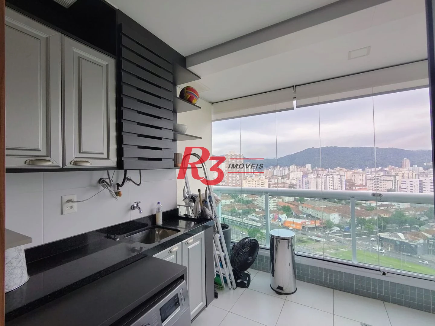 Apartamento com 3 dormitórios para alugar, 104 m² por R$ 14.500,00/mês - Gonzaga - Santos/SP