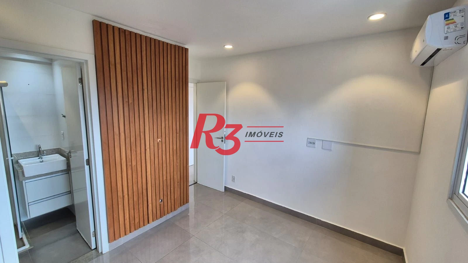Apartamento com 1 dormitório para alugar, 42 m² por R$ 3.000,00/mês - Marapé - Santos/SP