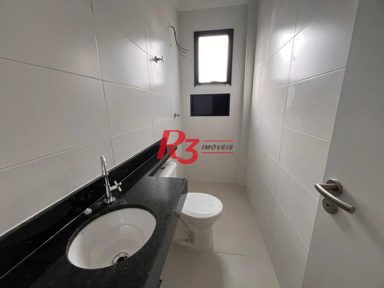 Village com 2 dormitórios à venda, 90 m² por R$ 688.000,00 - Campo Grande - Santos/SP