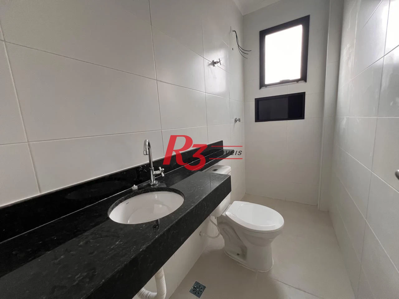 Village com 2 dormitórios à venda, 90 m² por R$ 688.000,00 - Campo Grande - Santos/SP