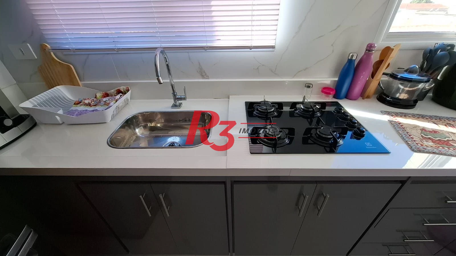 Apartamento com 2 dormitórios à venda, 54 m² por R$ 525.000,00 - Campo Grande - Santos/SP