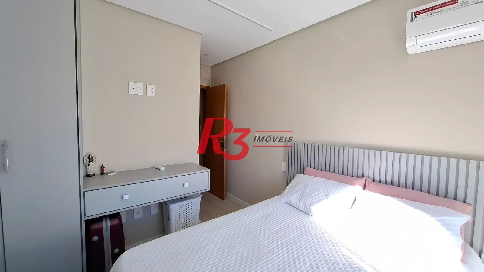 Apartamento com 2 dormitórios à venda, 54 m² por R$ 525.000,00 - Campo Grande - Santos/SP