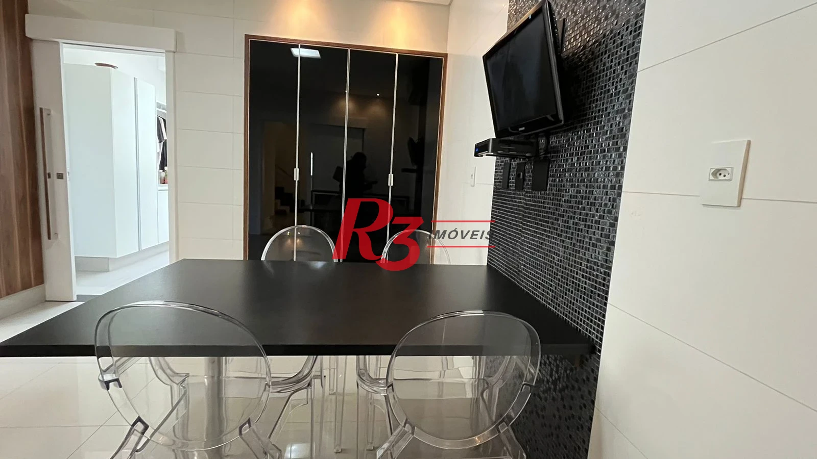 Casa com 4 dormitórios à venda, 370 m² por R$ 2.800.000,00 - Ponta da Praia - Santos/SP